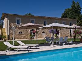 Hôtel La Tour Perrier，位于Eyrans的酒店