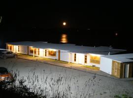 Mangata Hotel Low Cost，位于卡斯特鲁的酒店