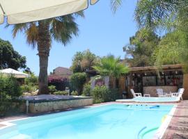 Palace Hotel Costa Del Sole Holidays，位于Bertuccia的酒店