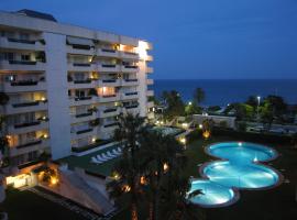 地中海锡切斯度假酒店，位于锡切斯的海滩短租房