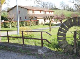 红磨坊住宿加早餐旅馆，位于Seysses-Savès的酒店