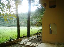 Hotel Derin ve Demre Derin Dalis Merkezi，位于代姆雷的酒店