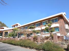Hotel Jirisan Ah-Chim，位于求礼郡的酒店