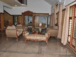 Suvarna Luxury Home Stay
