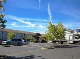 东布伦兹维克6汽车酒店