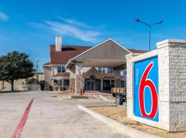 Motel 6-North Richland Hills, TX - NE Fort Worth，位于北里奇兰希尔斯的酒店