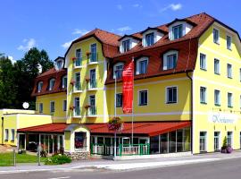 Hotel-Restaurant Kirchenwirt Aigen，位于恩斯河谷艾根的酒店