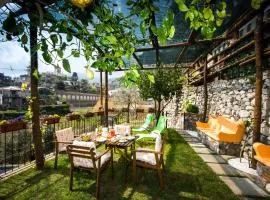 Villa Laura amazing breakfast,private outdoor hot tub, Positano experience