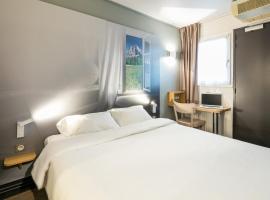 B&B HOTEL Grenoble Université 1，位于日尔的酒店