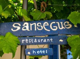 Hotel Sansegus，位于苏萨克的酒店