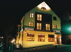 Hotel Piast，位于Cedynia的酒店