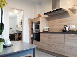 Chalet du Doumet Appartement 4 étoiles et Garage privé，位于吕兹-圣索沃尔的木屋