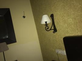 Hotel las truchas，位于萨拉戈萨的酒店