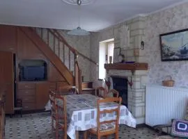 Maison restaurée - bien ensoleillée - calme