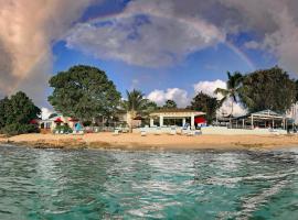 Sand Castle on the Beach - Adults Only，位于Frederiksted的酒店