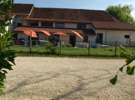 Hôtel - Gîte de Pressins，位于Le Pont-de-Beauvoisin的酒店