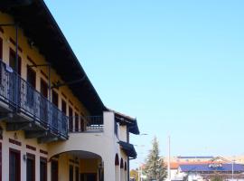 Albergo Vecchio Pavone，位于博尔加罗托里内塞的酒店