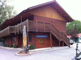 日落酒店，位于北湾Sturgeon River House Museum附近的酒店