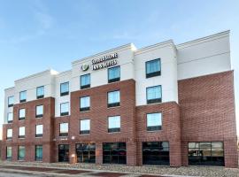 Cobblestone Inn & Suites - Waverly，位于韦弗利Waterloo Regional Airport - ALO附近的酒店
