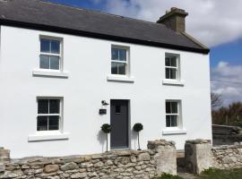 The Old Fisherman's Cottage，位于阿基尔的酒店