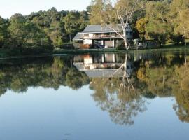 Samford Lakes Rural Accommodation，位于萨姆森山的酒店