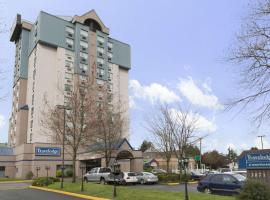 Travelodge Hotel by Wyndham Vancouver Airport，位于里士满的酒店