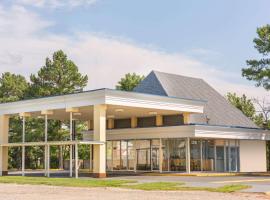 Garden Inn Fredricksburg South，位于弗雷德里克斯堡的酒店