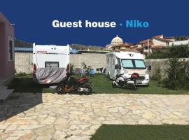 Guesthouse Niko，位于培拉特的旅馆