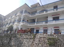 Hotel Neelkanth Palace, Uttarkashi，位于乌德尔格希的酒店