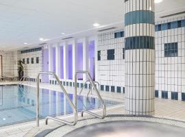 杜贝里水疗酒店，位于巴尼奥勒德日洛恩的酒店