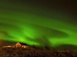 Lækjarkot Rooms and Cottages with Kitchen，位于博尔加内斯的酒店