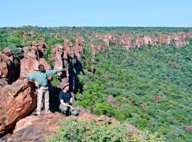 Waterberg Wilderness - ONE Namibia，位于瓦特贝格的带泳池的酒店