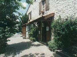 艾斯凯帕德餐厅酒店，位于Port-Sainte-Foy-et-Ponchapt的酒店
