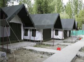 Nubra Leisure Camp，位于列城的豪华帐篷营地
