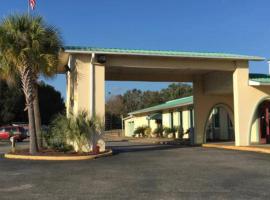 Garden inn，位于彭萨科拉的酒店