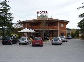Hotel La Maestà，位于Urbisaglia的酒店