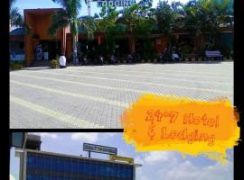 24x7 Food Mall hotel & lodging，位于Vadala Bhairoba的酒店