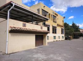 Hotel Espadán，位于Azuébar的酒店