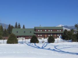 Zubrovica，位于塔加特的酒店