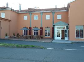 Hotel Puerta de Monfragüe (Cañada Real)，位于马尔帕尔蒂达德普拉森西亚的酒店