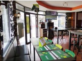 hotel arverne，位于Rochefort-Montagne的酒店