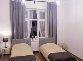 Guest Room RÓWNA，位于凯尔采的酒店