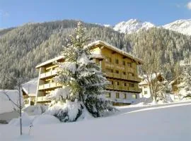 加尼恩斯特法尔希酒店