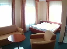 Hotel Christinenhof garni - Bed & Breakfast
