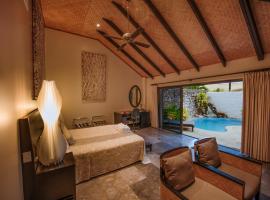 皇冠海滩度假村和温泉中心，位于拉罗汤加的酒店