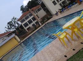 Crown Resort Hotel，位于Huye的酒店