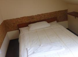 HOTEL ,,PIAST"，位于Tuczempy的酒店