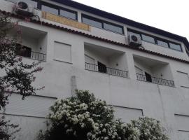 Residencial Retiro Sra. da Luz，位于蓬德利马的酒店