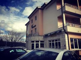 HOTEL VENEZIA，位于伊莫茨基的酒店