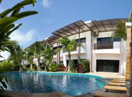 绿洲花园泳池VIP别墅，位于班佩的家庭/亲子酒店
